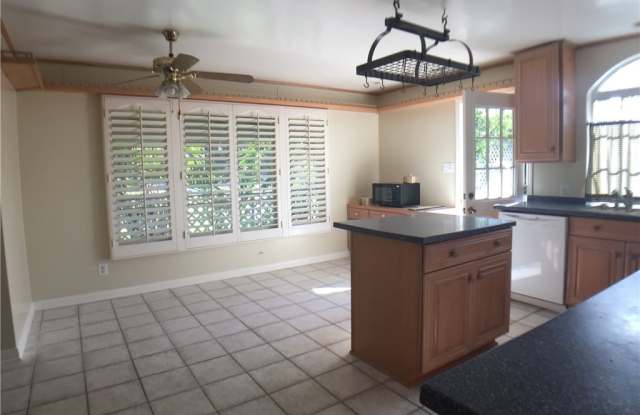 4691 Valley View Avenue Gallery 2