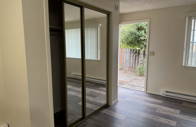 4886 Silverton Rd Ne photos photos