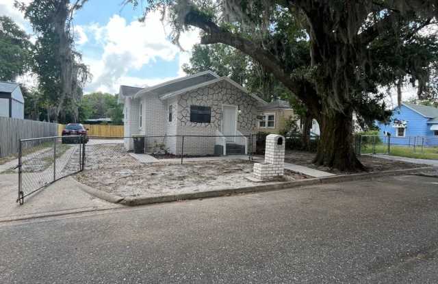 What a beautiful home!! - 7531 Oakwood Street, Jacksonville, FL 32208