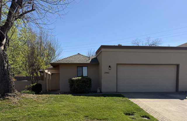 3 bedroom Townhouse in East Redding photos photos