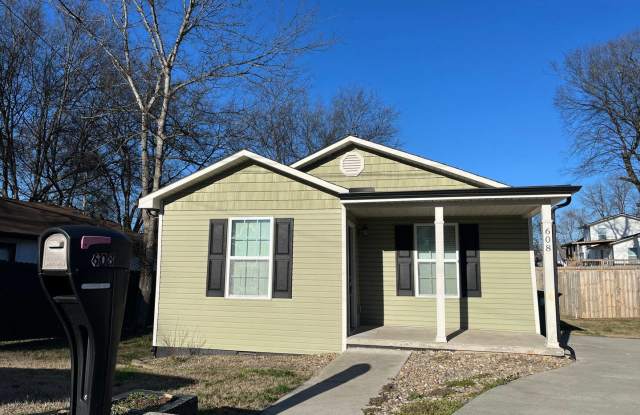 Maryville 37804 - 2 bedroom, 1 bath home - Text or Call Jeremy Logan at 865-307-2273 - 608 Middle Street, Maryville, TN 37804