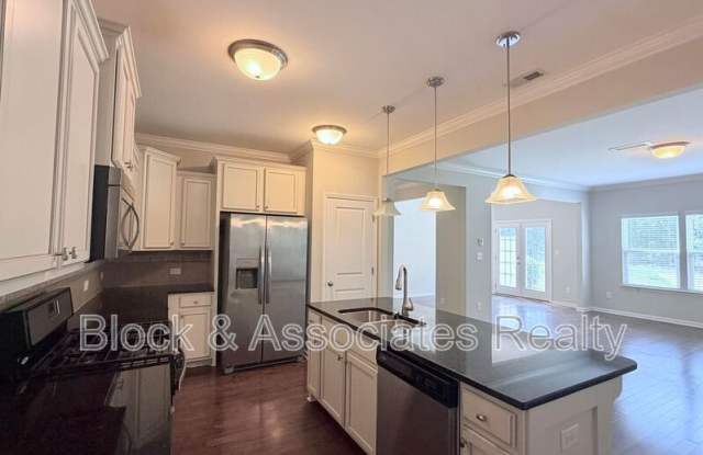 210 HAMLET PL Gallery 2
