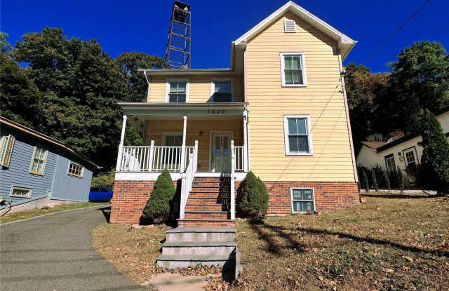 1649 Northern Boulevard - 1649 Northern Boulevard, Roslyn, NY 11576