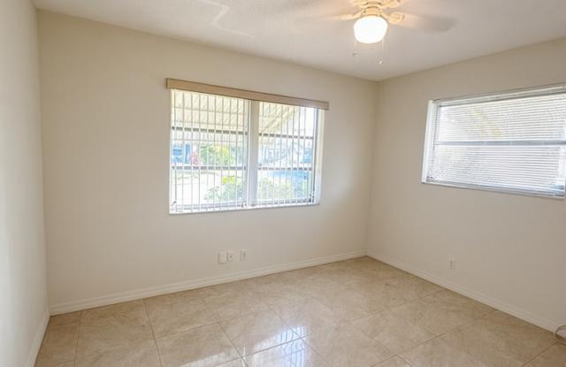 55+ Community Tamarac Single Family 2 bedroom, 2 bath on a Canal Gallery 3