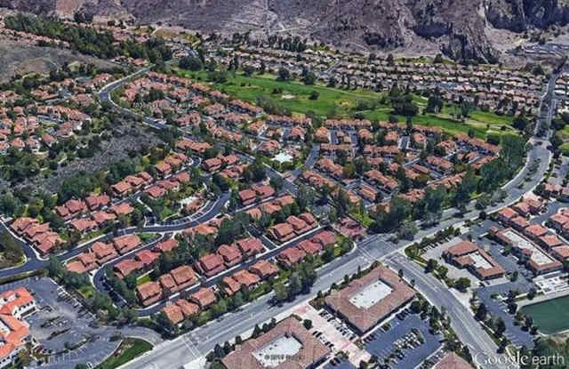 Gated Private End-Unit 2+2 Condo at Camarillo Springs Gallery 3