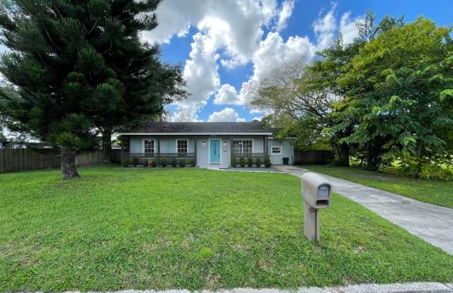 Charming 4BR/2BA Single Family Home in Orlando!! photos photos