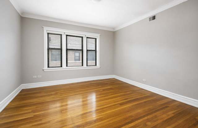 Reside on Irving Park Gallery 4