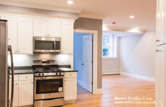 10 Greenway Ct - 10 Greenway Court, Brookline, MA 02446