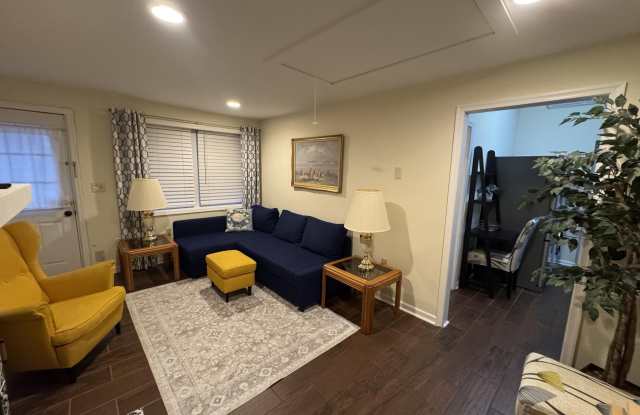 124 Lincoln Avenue unit: 4 photos photos