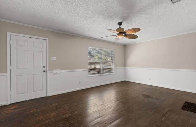 3817 Parkwood Street - A Gallery 3