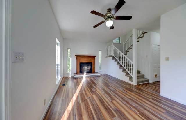 Country Living yet close to it all. Gallery 4