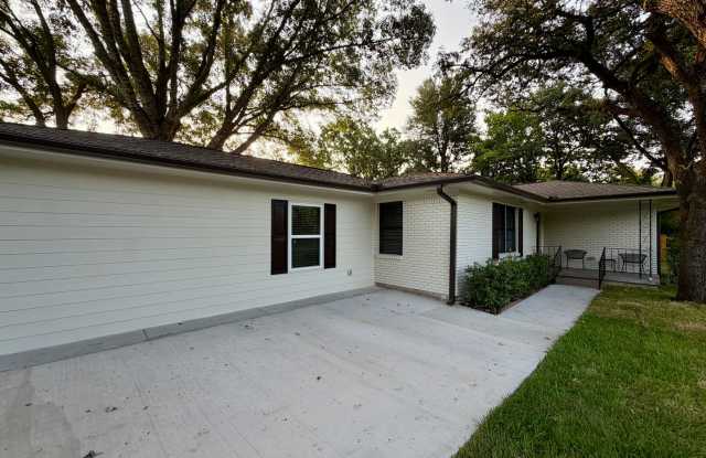 Completely Renovated 3BR / 2BA House | Midway ISD Gallery 3