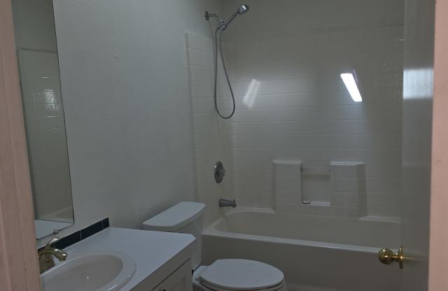 54515 Huntington Road Gallery 2