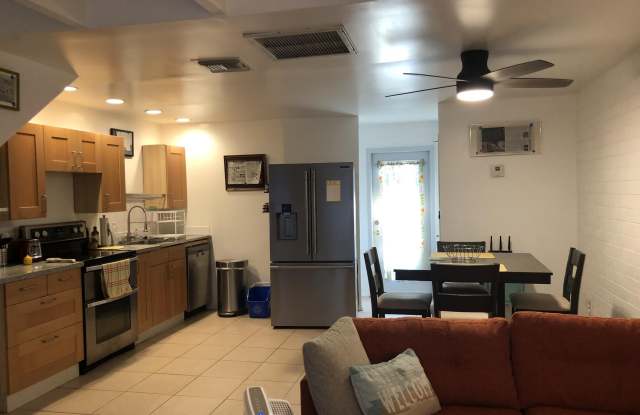 2025 S GRANADA Drive unit: 12 photos photos