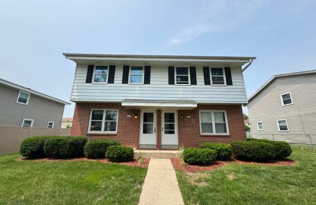 Your new Townhouse Awaits! 3 Bed / 1.5 Bath. / Appliances / 2 car off st Parking photos photos