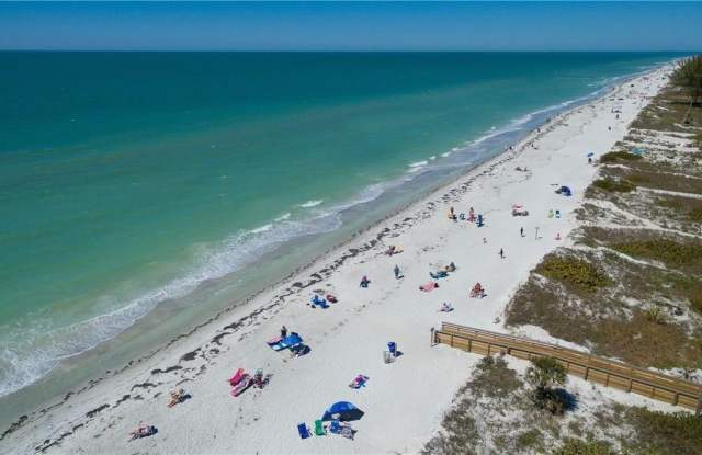 404 HIDDEN HARBOUR DRIVE - 404 Hidden Harbour Drive, Indian Rocks Beach, FL 33785
