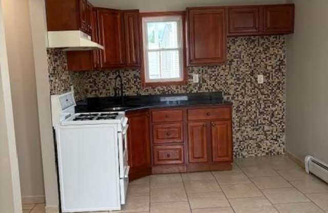 113 EVERGREEN ST photos photos
