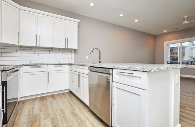 2339 SE Sydney Ln - 3BR 2.5ba Townhouse in Waukee Gallery 1