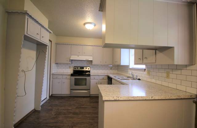 Spacious 3 Bed 2 Bath In Edmond Gallery 4