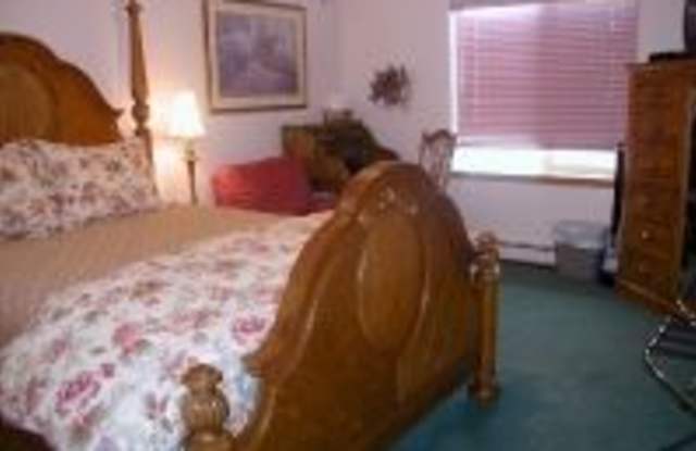 Minnie Street Inn - 309 Erceg Street, Fairbanks, AK 99701