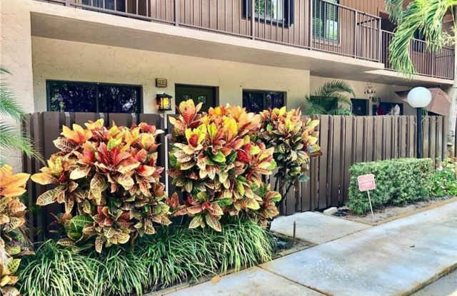2335 SW 22nd Avenue photos photos