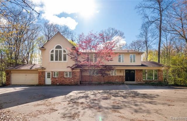 280 CANTERBURY Road - 280 Canterbury Road, Bloomfield Hills, MI 48304