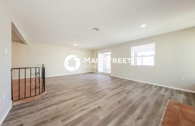 4714 North 49th Drive Gallery 3