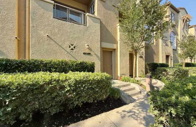 Two Bedroom Suite Townhome and Includes a Garage and Laundry! photos photos