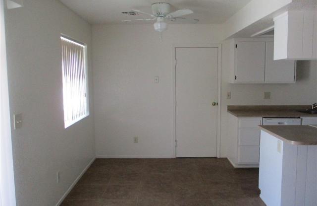 5090 La Calzada Unit B Gallery 3