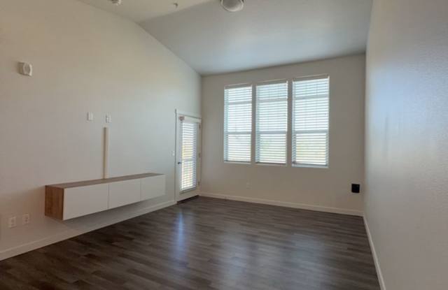 Charming 1-Bedroom Condo in Desirable NW Portland – In-Unit Laundry & Extra Storage! Gallery 4