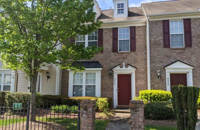 Townhome w/ Easy Access to I485/Shopping/Restaurants photos photos