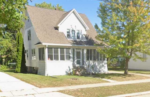 1350 Winnebago Ave photos photos