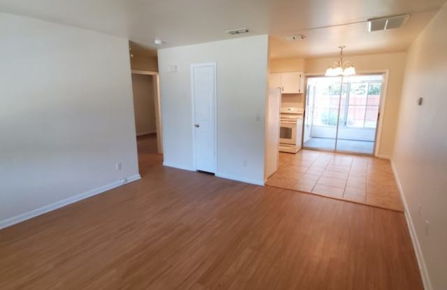 Spacious 2/1 Duplex on Gospel Island!!! Gallery 4