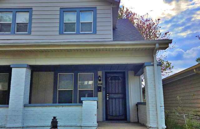 1339 Lee Street Gallery 2