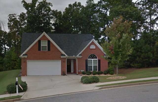 3 Indiana Ave - Available with 2-Week Notice! Charming and Super Cozy 4BD, 3BA Home Convenient to Hwy 154 and Sharpsburg Center! Call for an Appointment. - 3 Indiana Avenue, Newnan, GA 30277