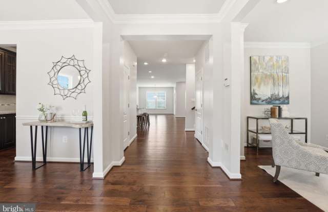 428 ALDER Drive Gallery 3