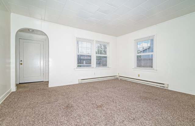 Comfortable 4-Bedroom Tacoma Home Near Local Amenities Gallery 3