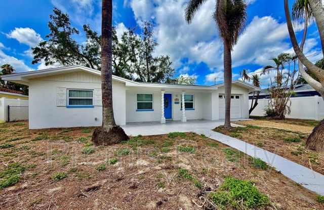7838 Causeway Blvd N photos photos
