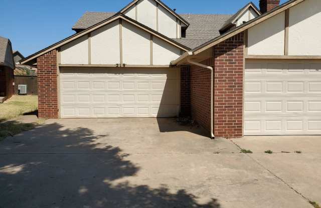 (2) Bed/(1.5) Bath Townhome Available NOW! photos photos