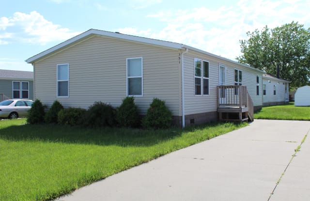 351 Paddock Circle - 351 Paddock Circle, Iowa City, IA 52240