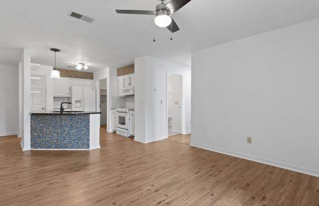 474 South Main Street, Unit 203 Gallery 1