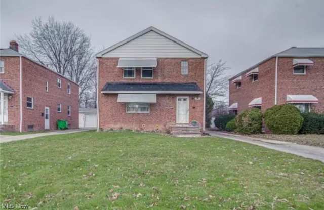 488 E 222nd Street - 488 East 222nd Street, Euclid, OH 44123