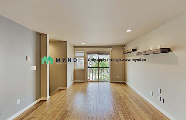 5024 Delridge Way SW Unit B Gallery 2