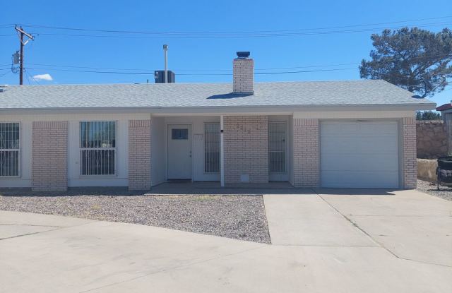 Welcome Home ! 3 bedroom 1.5 bath rental -DUPLEX photos photos