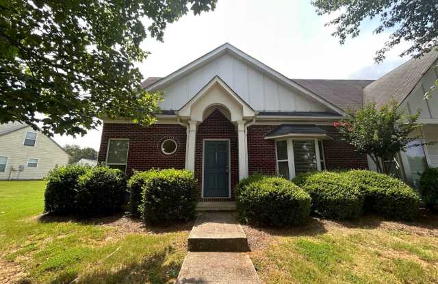PRE-LEASING FOR AUGUST 2025! 1/2 OFF SECURITY DEPOSIT SPECIAL! photos photos