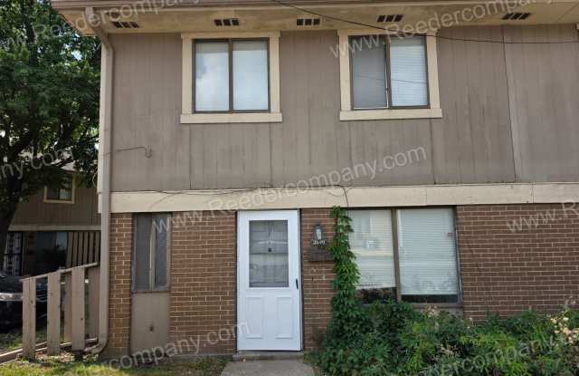 Beautiful 3 Bedroom Townhouse across from Morton High School! photos photos