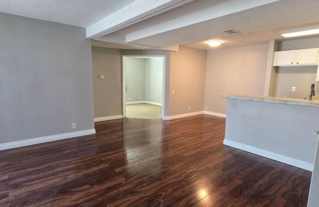 Spacious 2 Bedroom with Private Patio & In-Unit Laundry Gallery 3