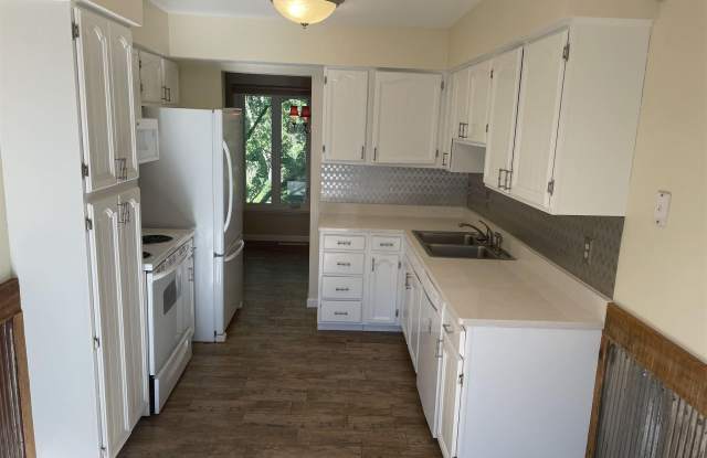 3052 PARKWILD Drive Gallery 4