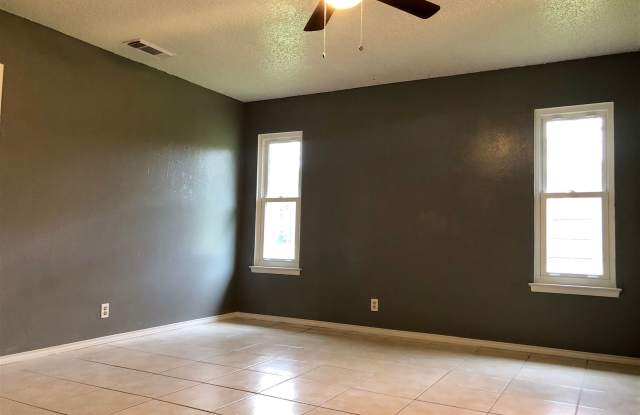 5919 Valley Cove St Gallery 3