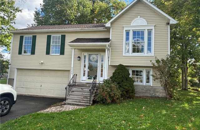 9599 Clarecastle Path Place Gallery 1